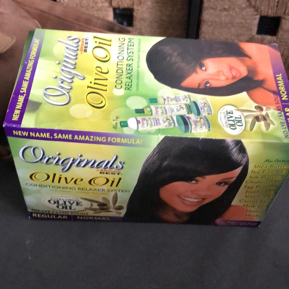 💙𝟻/$𝟸𝟻💙 Originals olive oil conditioning relaxer system
